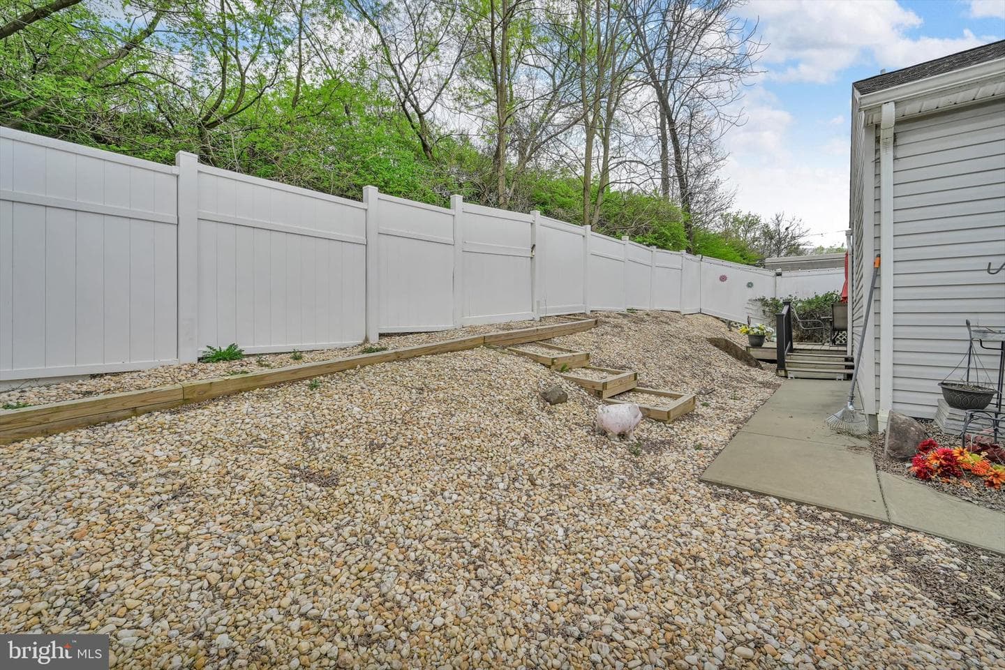 221 Red Fern Drive photo 27