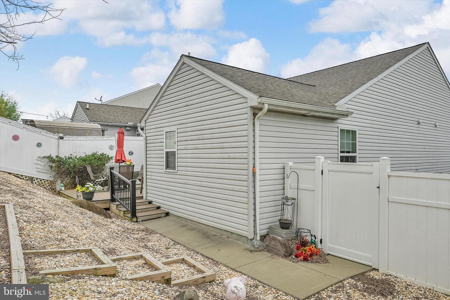 221 Red Fern Drive photo 28