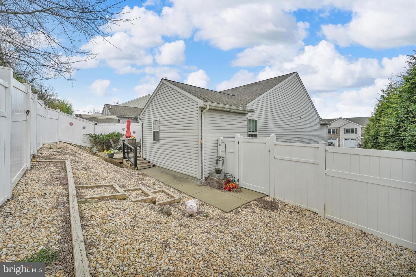 221 Red Fern Drive photo 29
