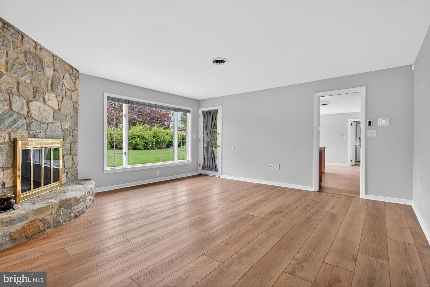 701 Pershing Avenue photo 9