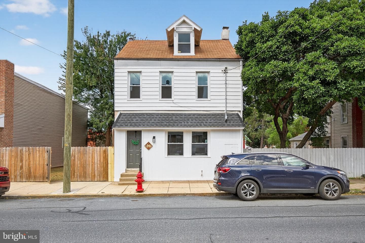 623 E Chestnut Street photo 3