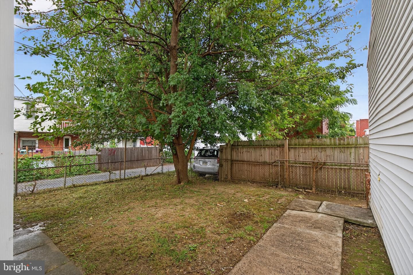 623 E Chestnut Street photo 48