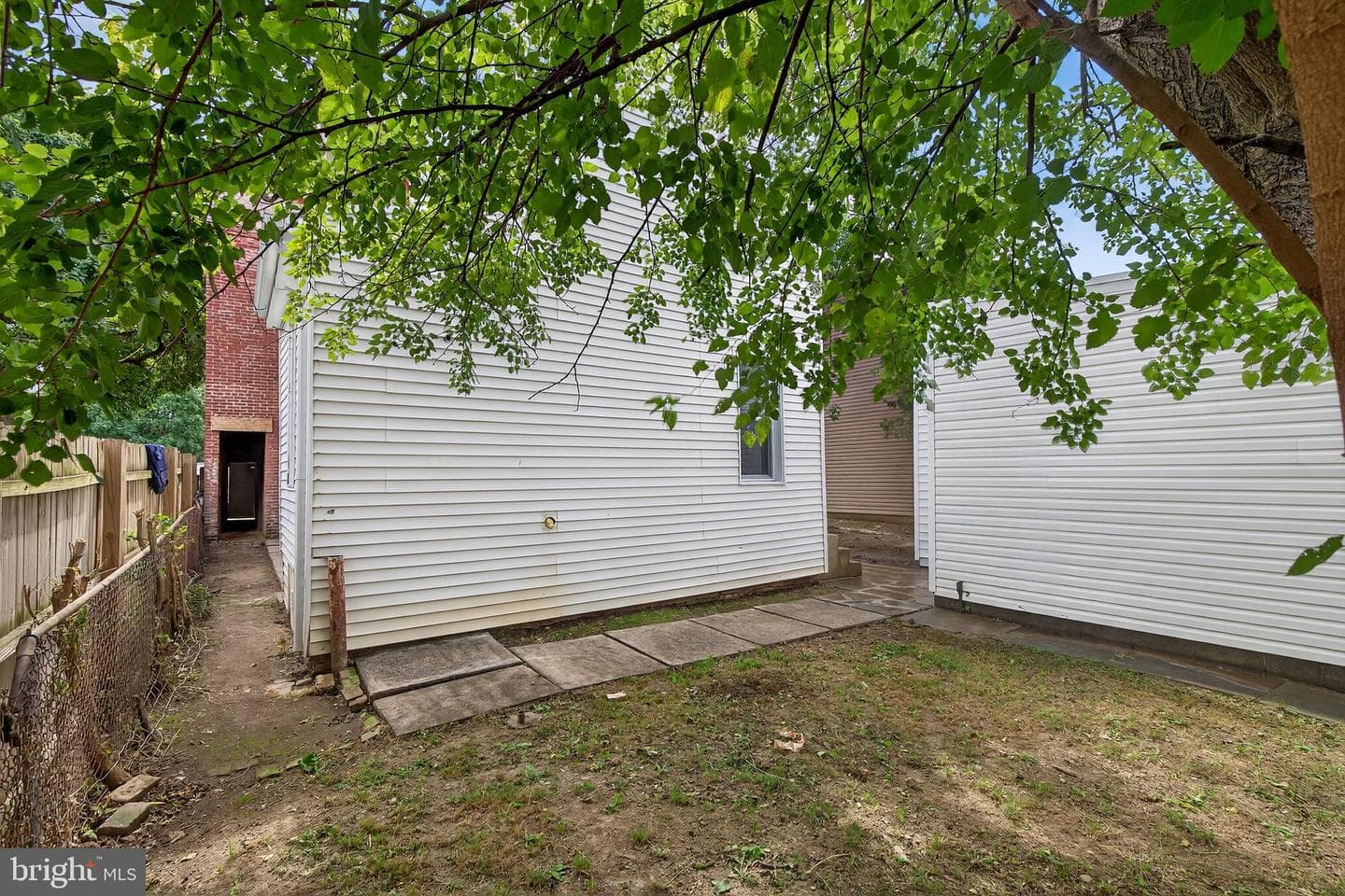 623 E Chestnut Street photo 50