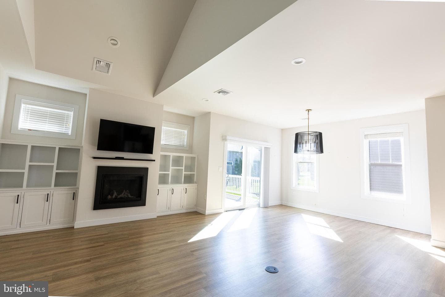 1404 Barrington Drive photo 32