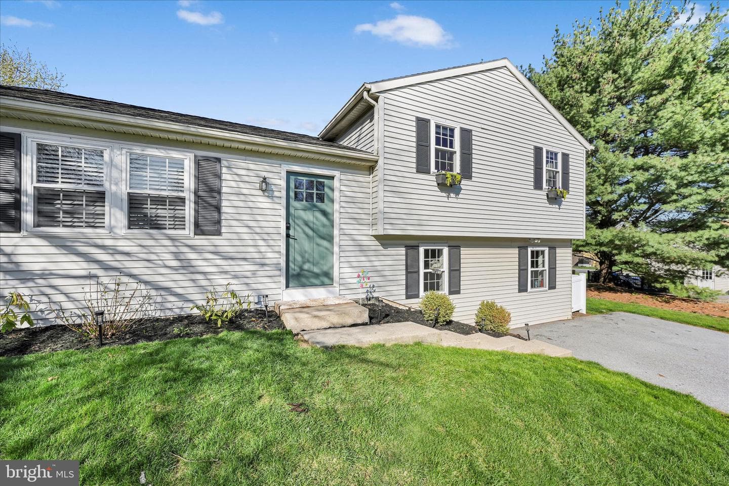 240 Birchwood Lane photo 7