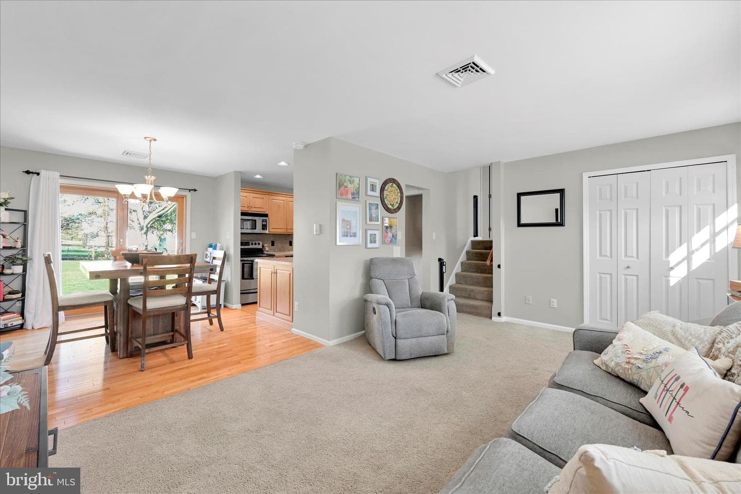 240 Birchwood Lane photo 9