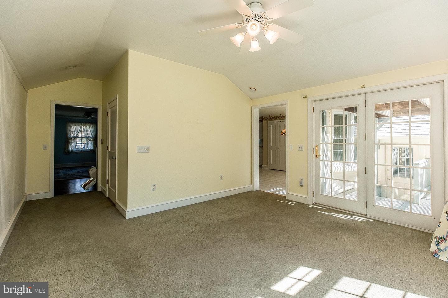 120 W Third Avenue photo 27