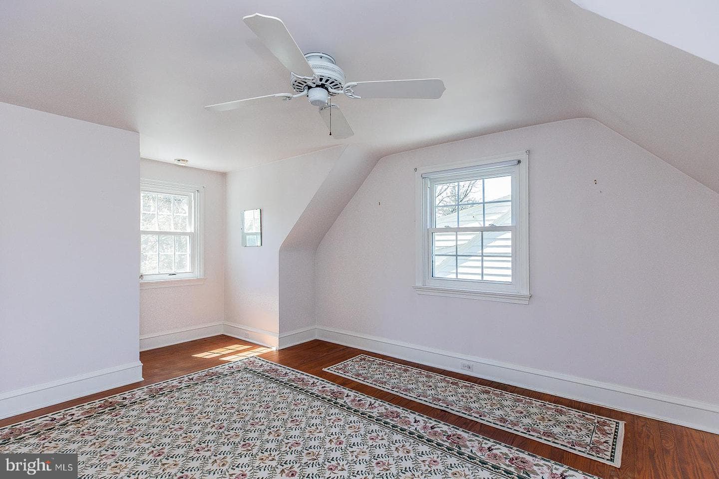 120 W Third Avenue photo 46