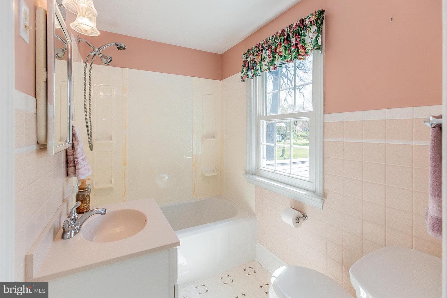 120 W Third Avenue photo 56