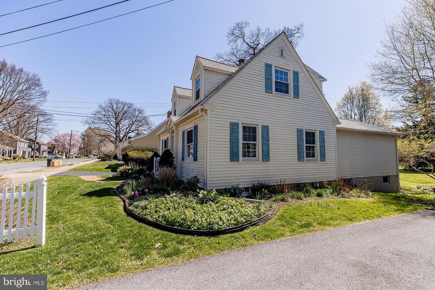 120 W Third Avenue photo 73