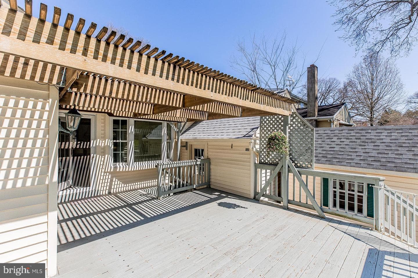120 W Third Avenue photo 76