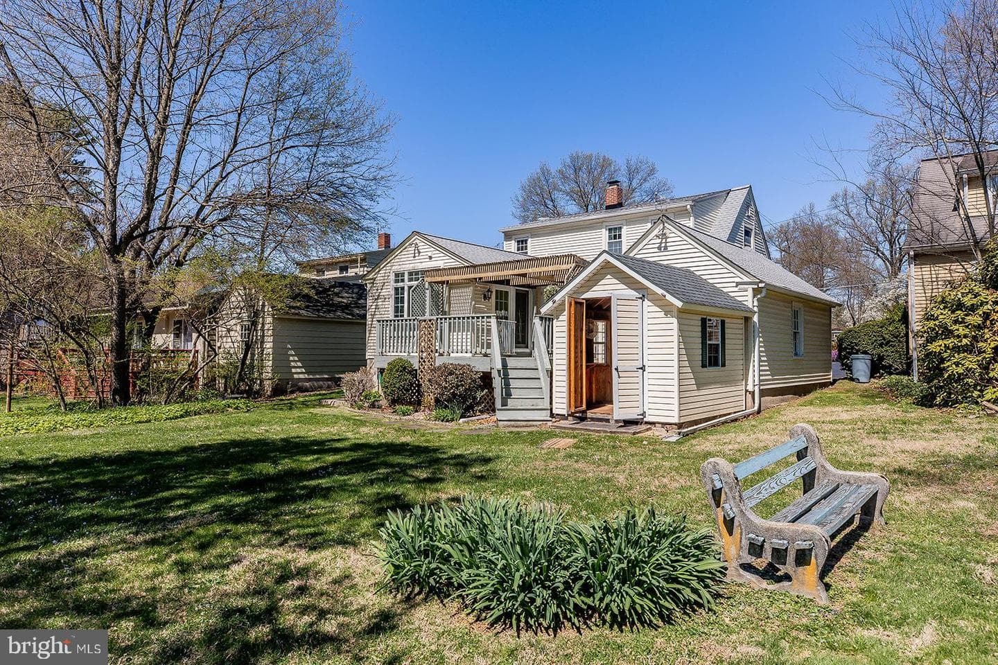 120 W Third Avenue photo 84