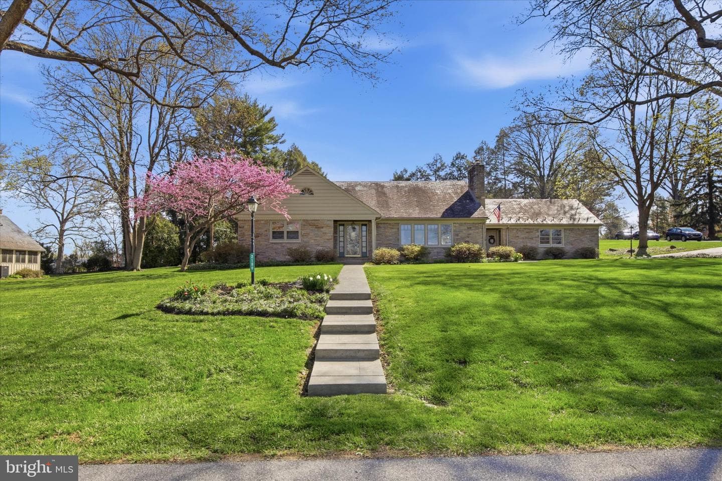2180 W Ridge Drive photo 2