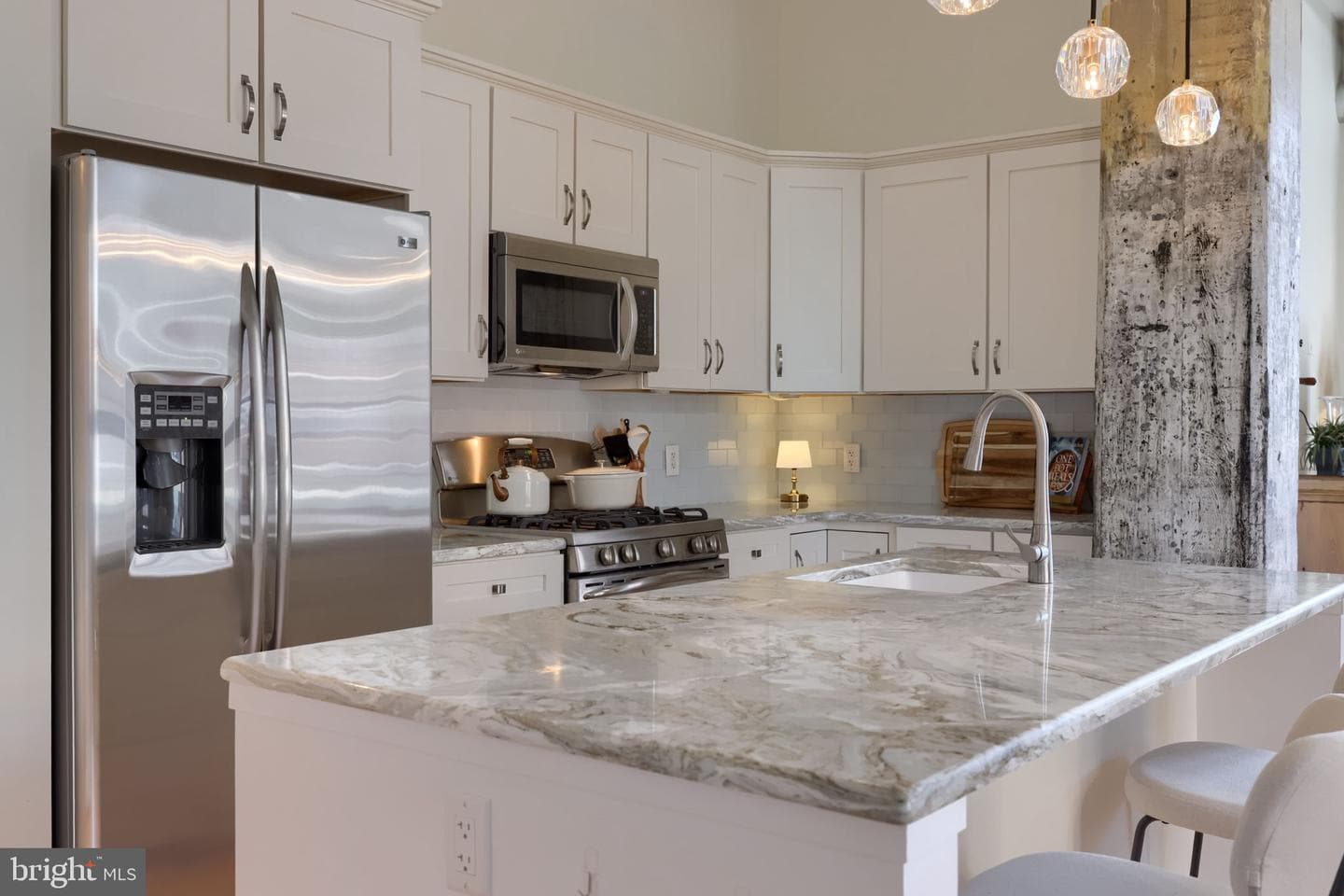 41 W Lemon Street #210 photo 15