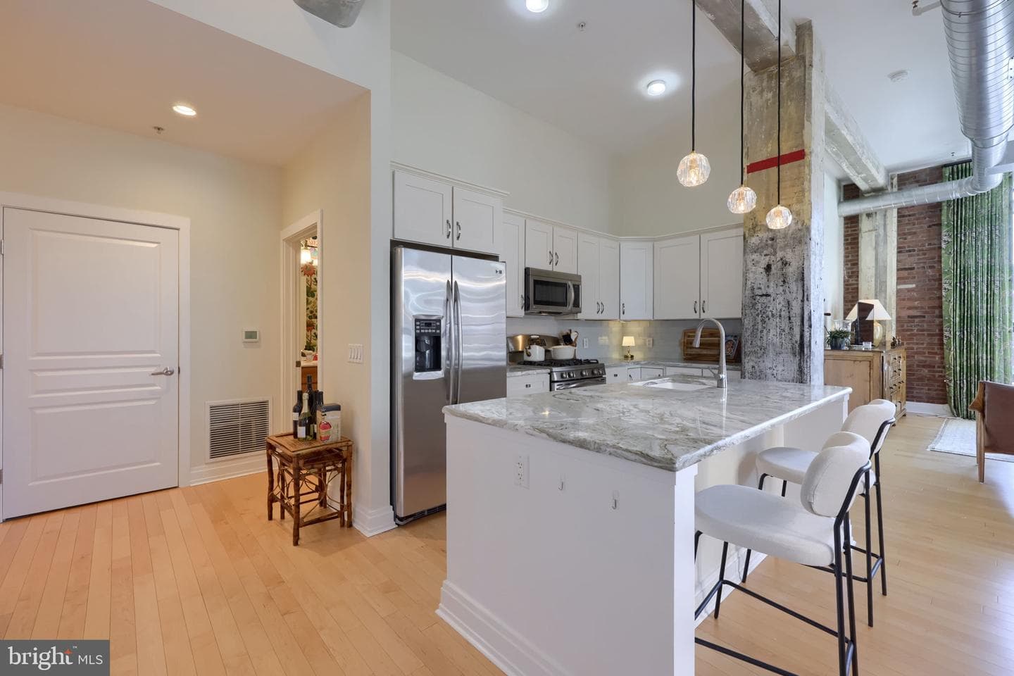 41 W Lemon Street #210 photo 16