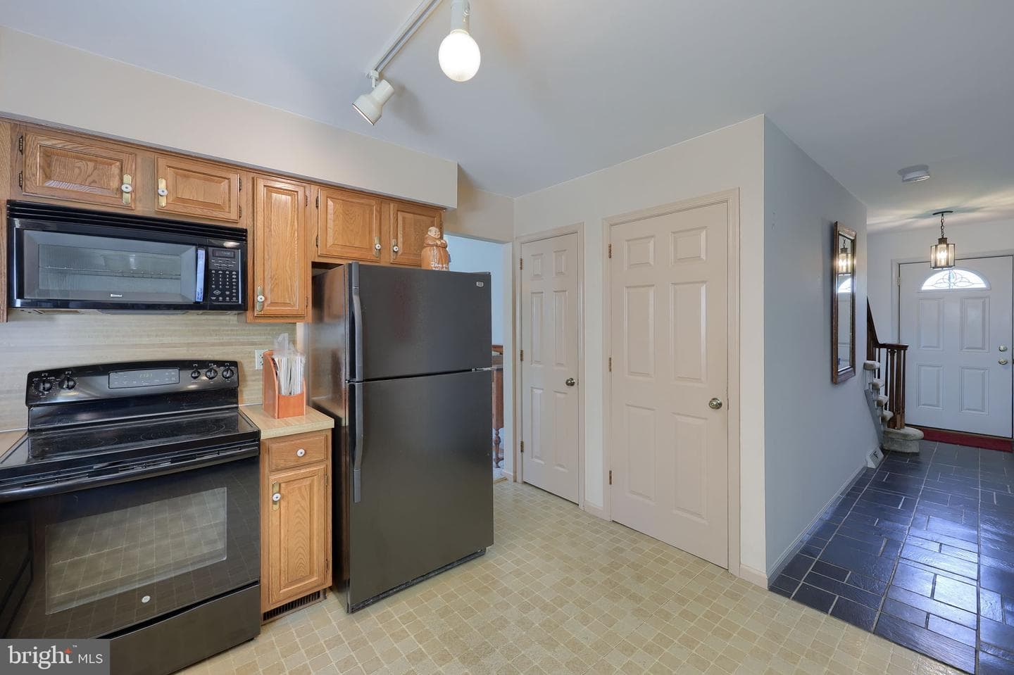 1037 Signal Hill Lane photo 6