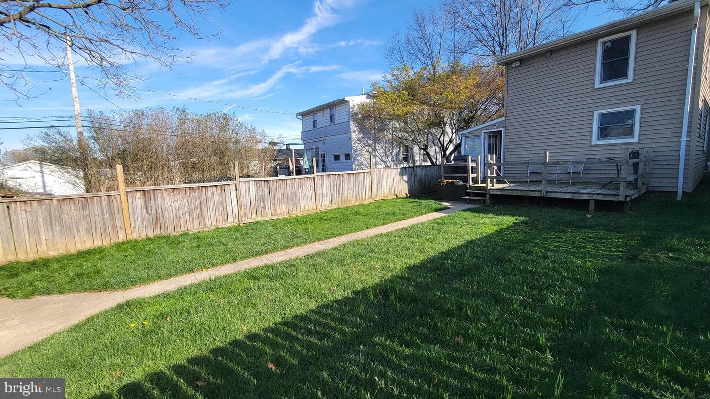 1747 Temple Avenue photo 4