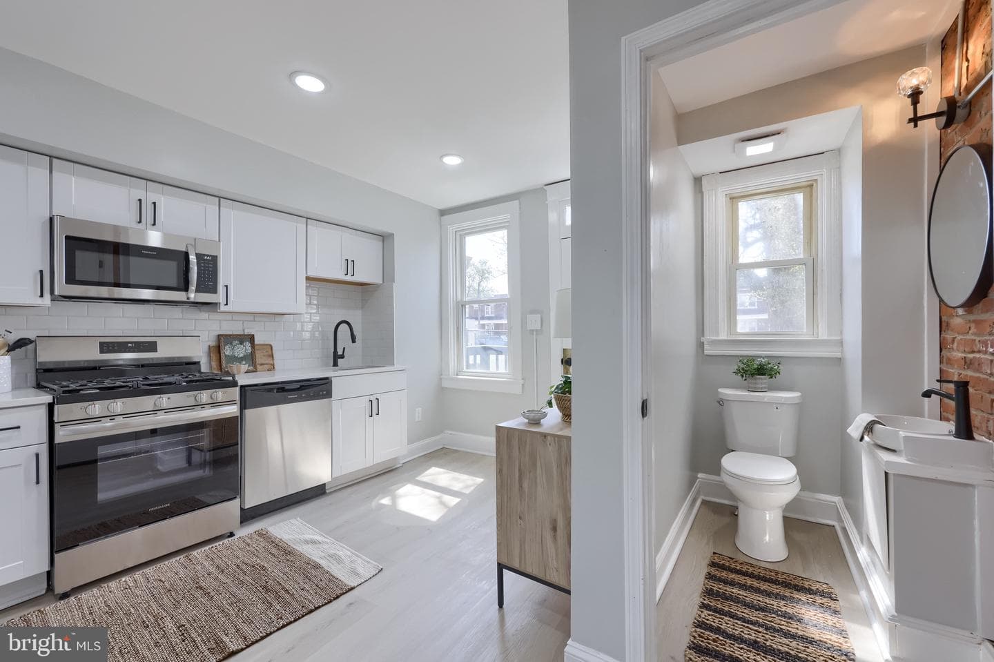 318 E Liberty Street photo 10