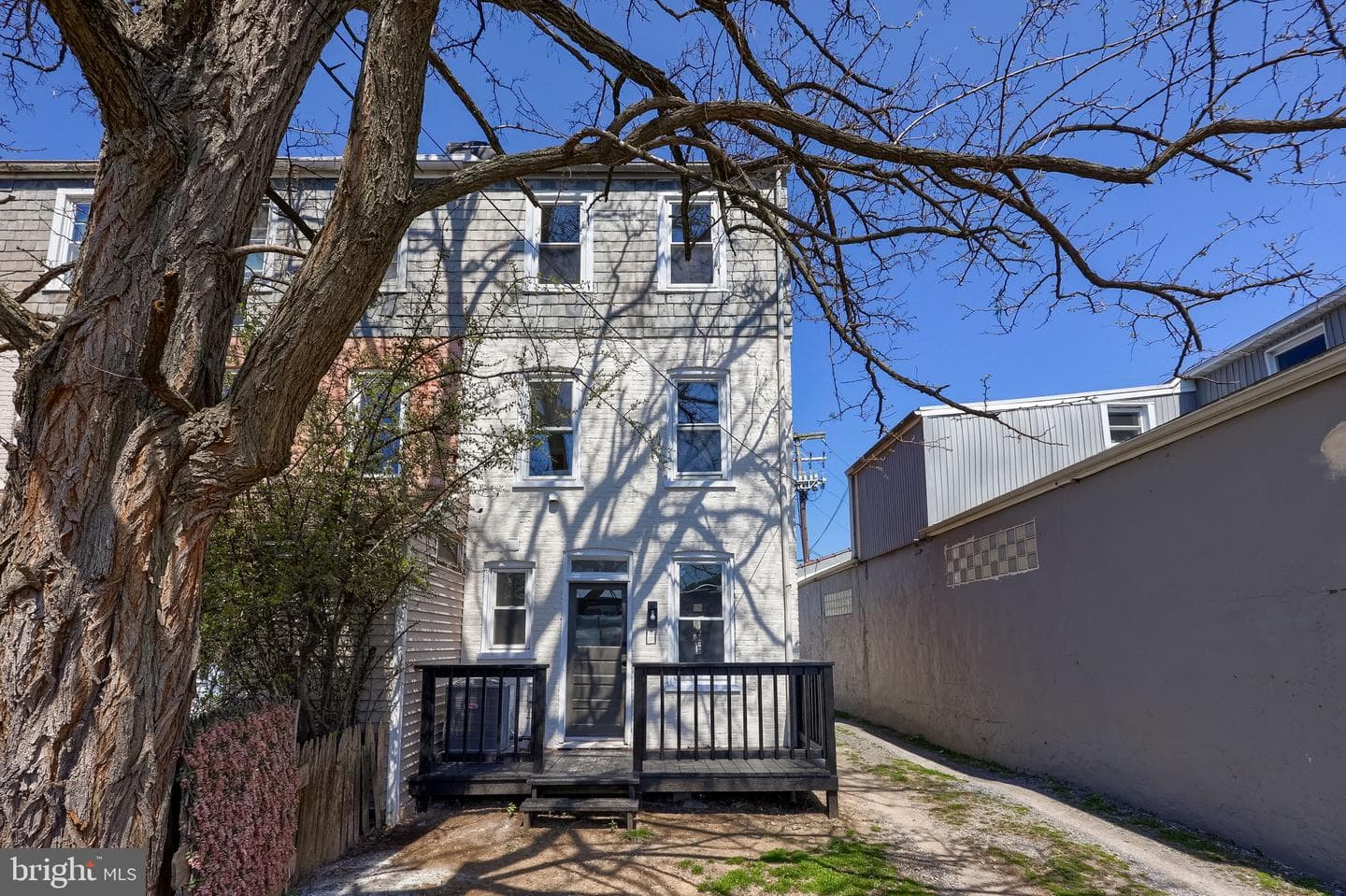 318 E Liberty Street photo 4
