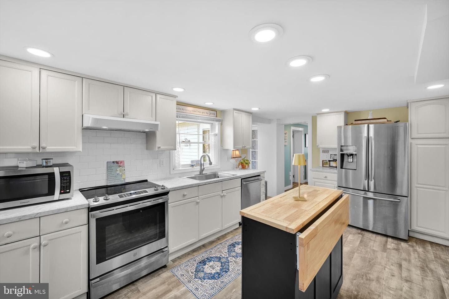 1523 Village Road photo 6
