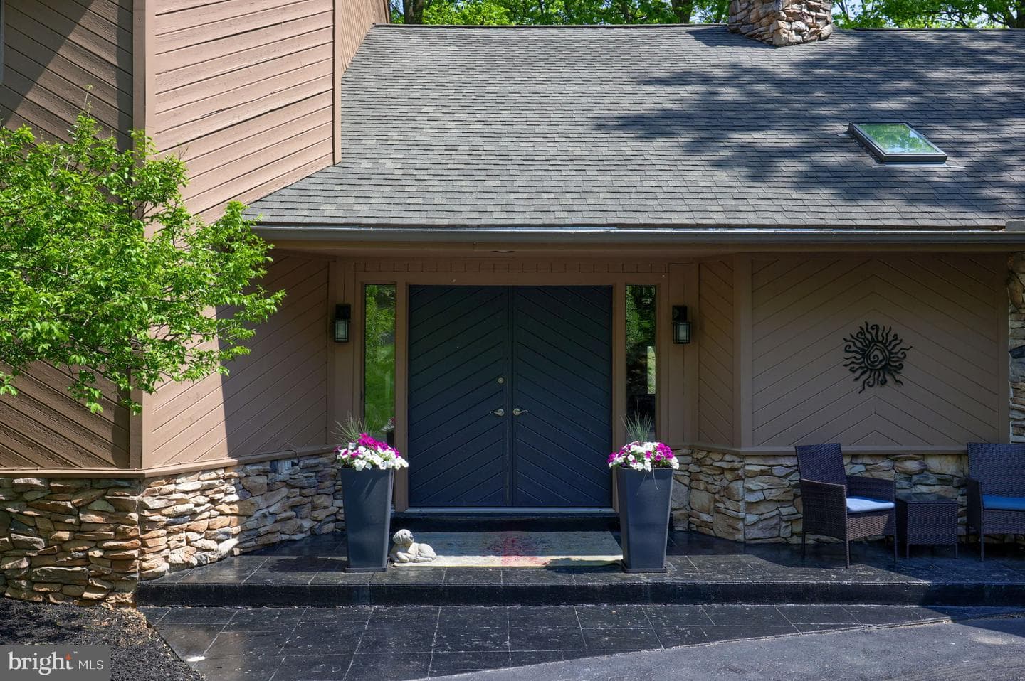 315 Winding Hill Drive photo 2