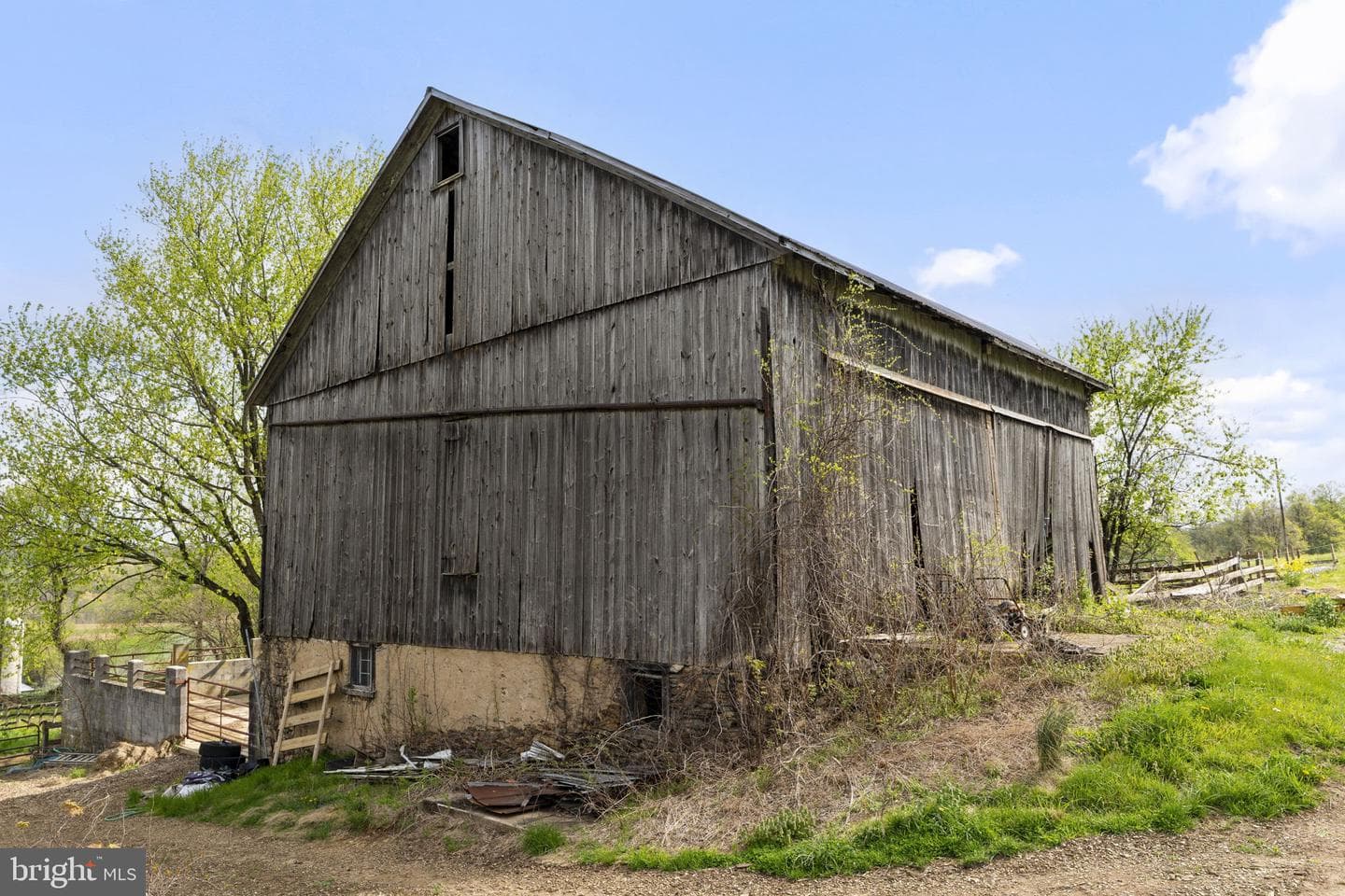749 Hilldale Road photo 19