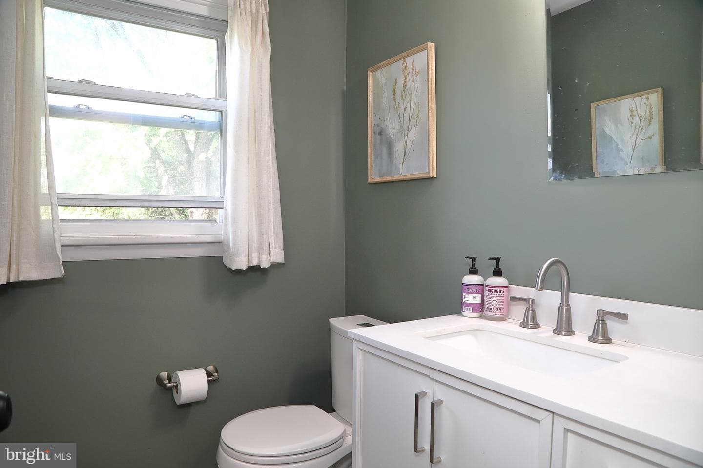 1137 Devonshire Road photo 17