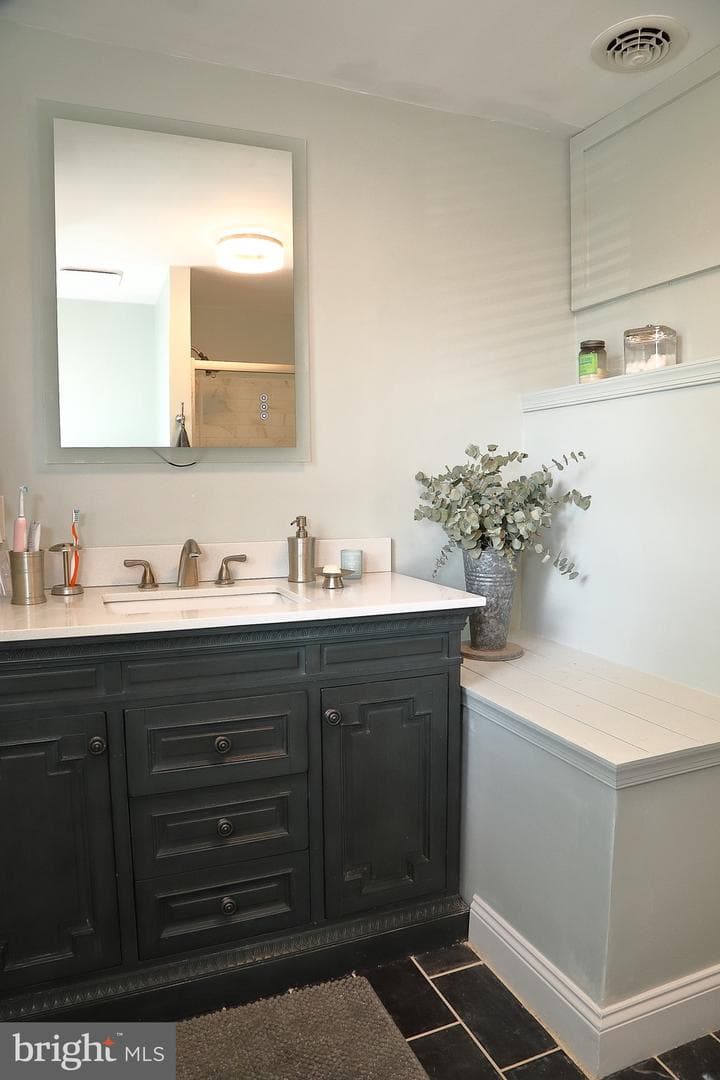 1137 Devonshire Road photo 24
