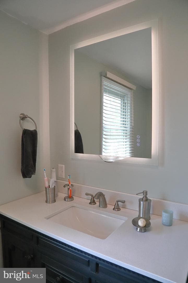1137 Devonshire Road photo 25