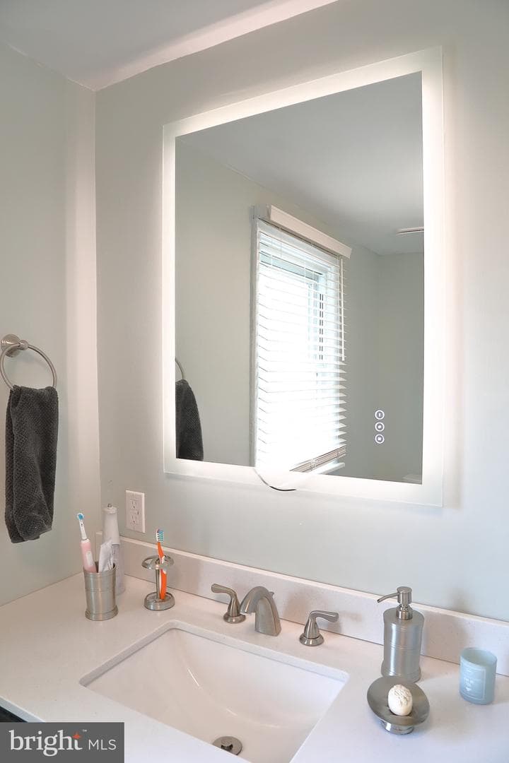 1137 Devonshire Road photo 26