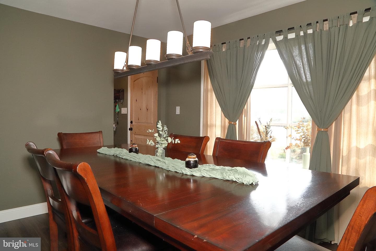 1137 Devonshire Road photo 34