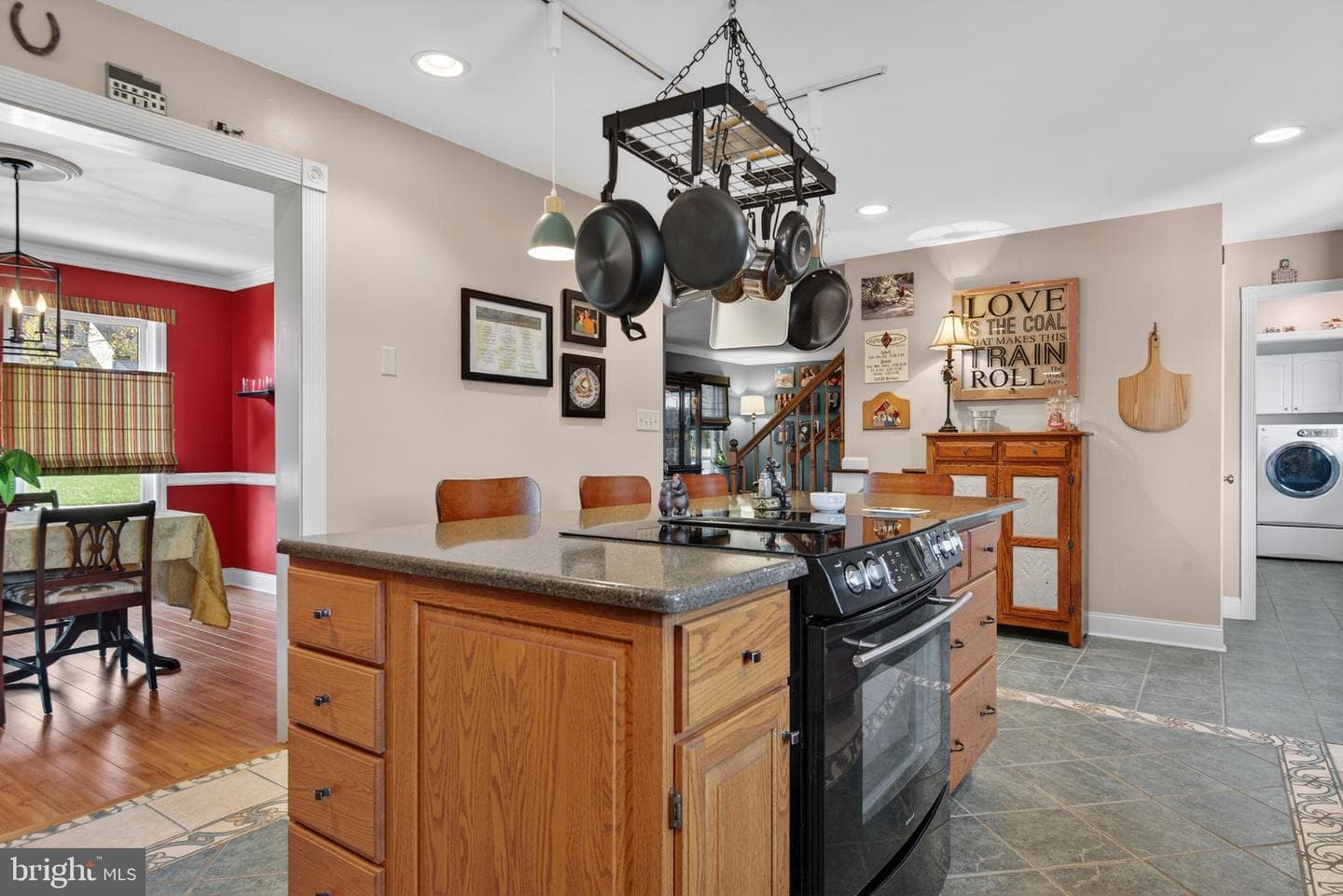 205 Cambridge Drive photo 16