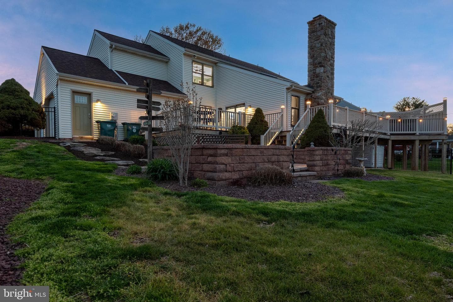 205 Cambridge Drive photo 2