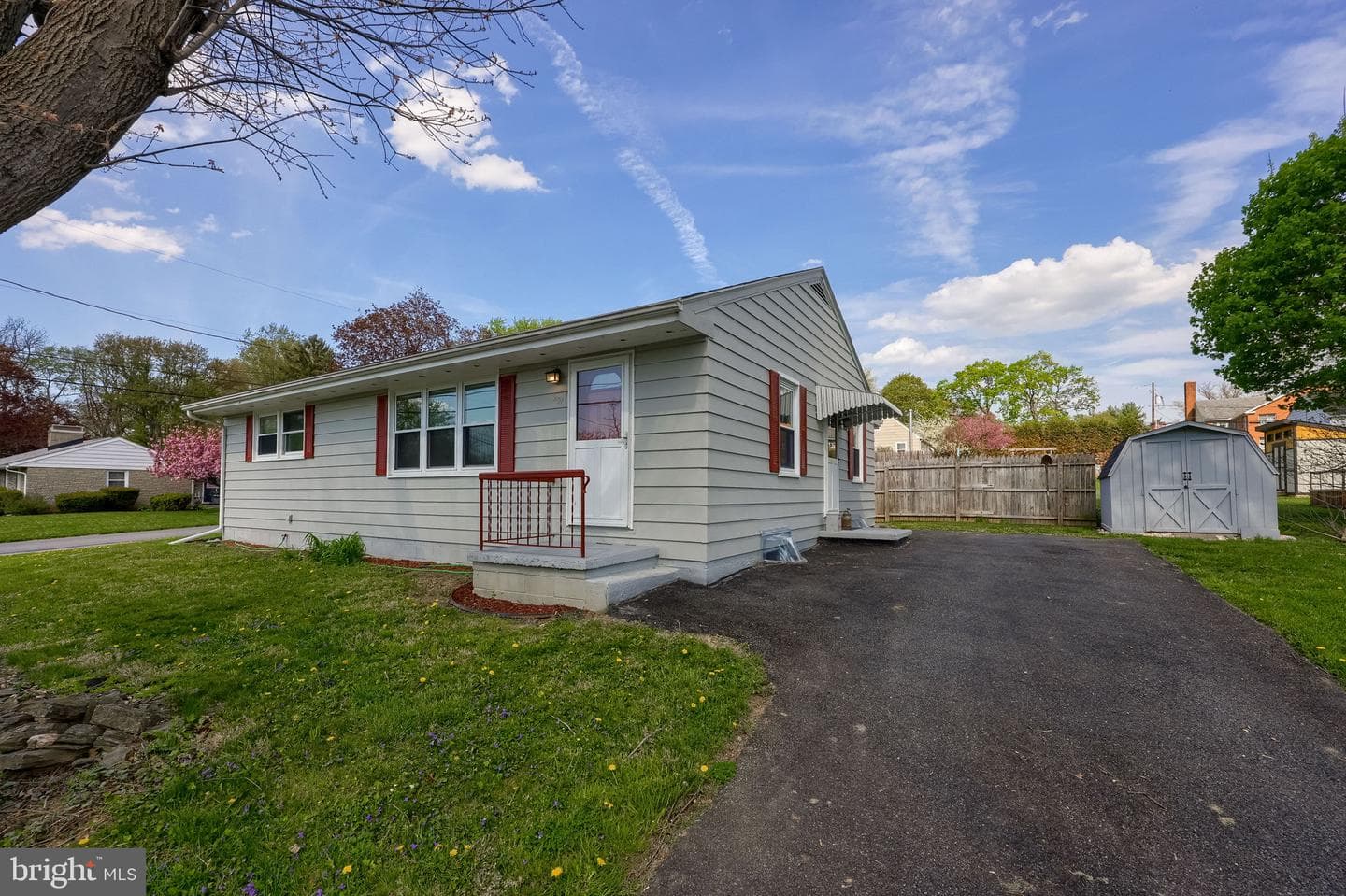 201 Frances Avenue photo 16