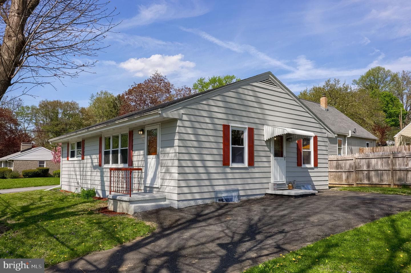 201 Frances Avenue photo 23