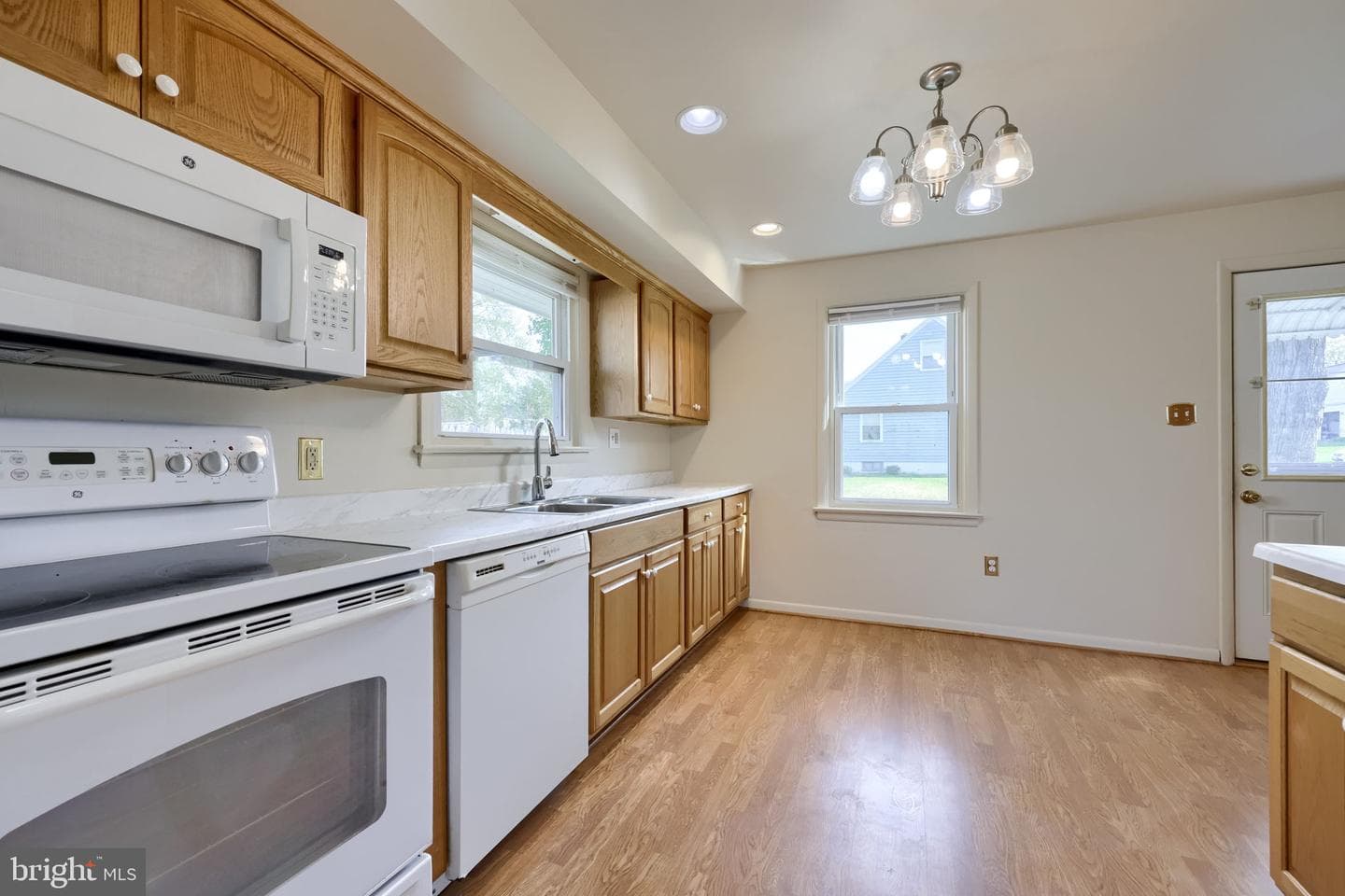 201 Frances Avenue photo 29