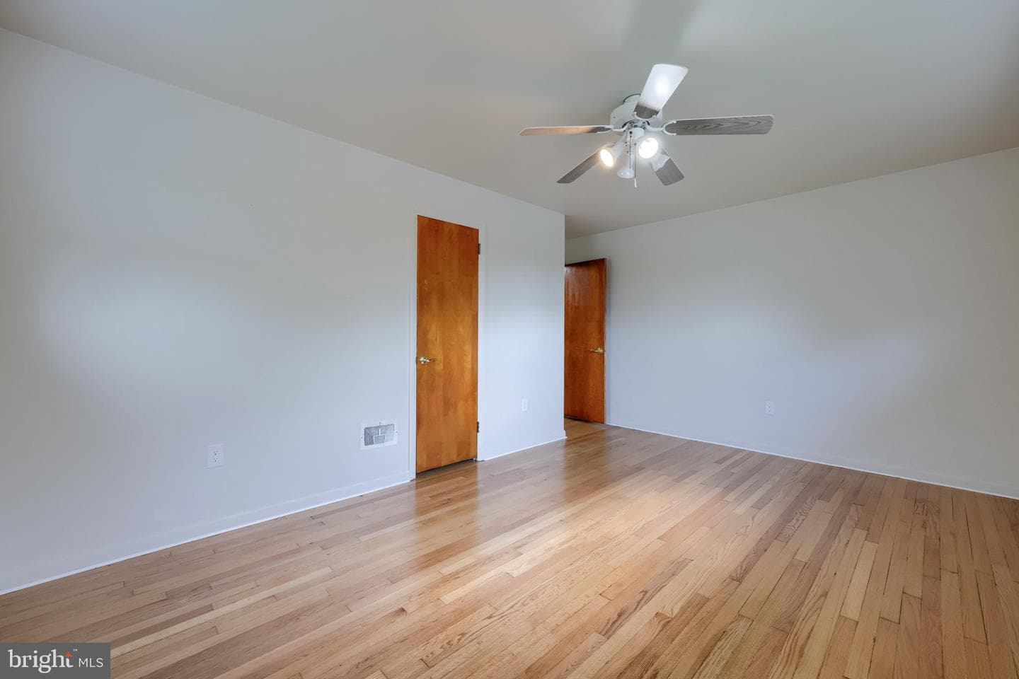 201 Frances Avenue photo 31