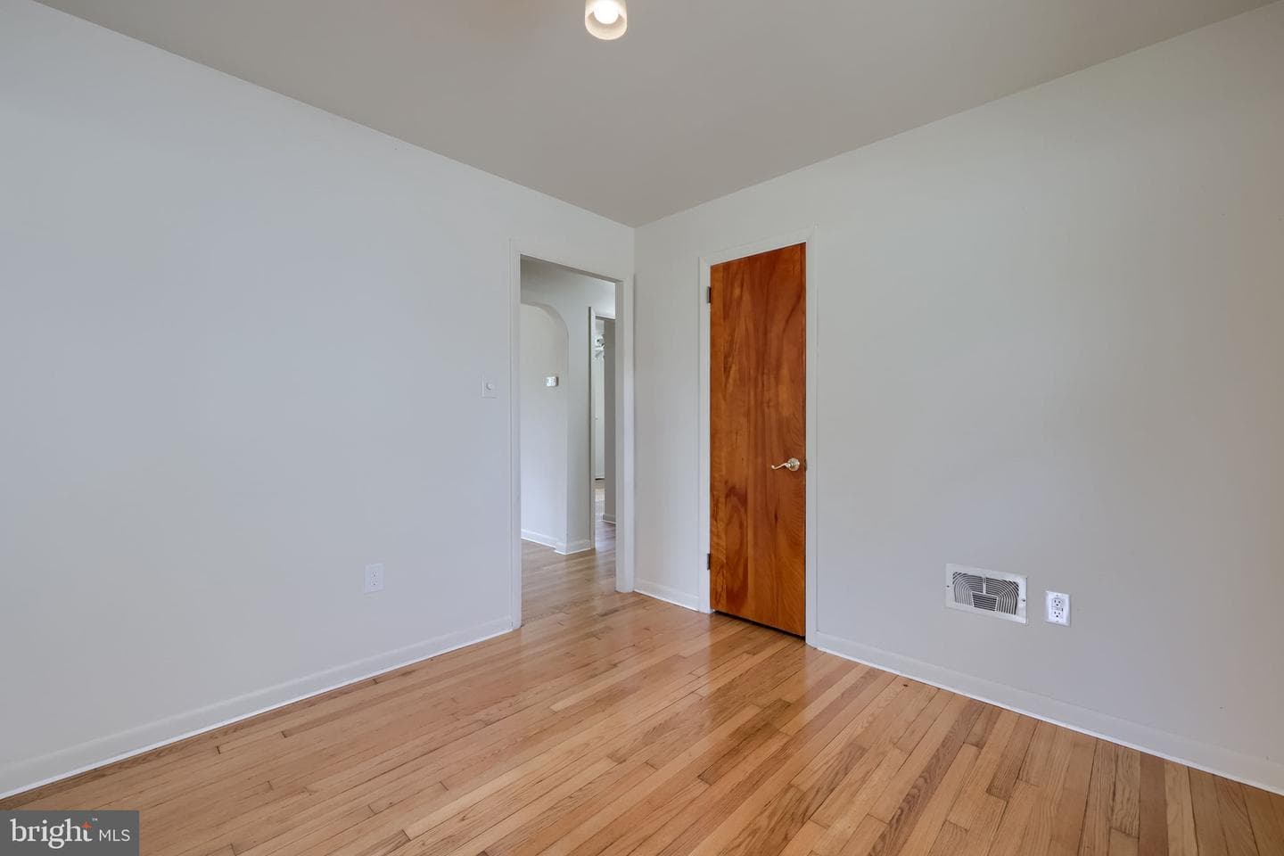 201 Frances Avenue photo 33