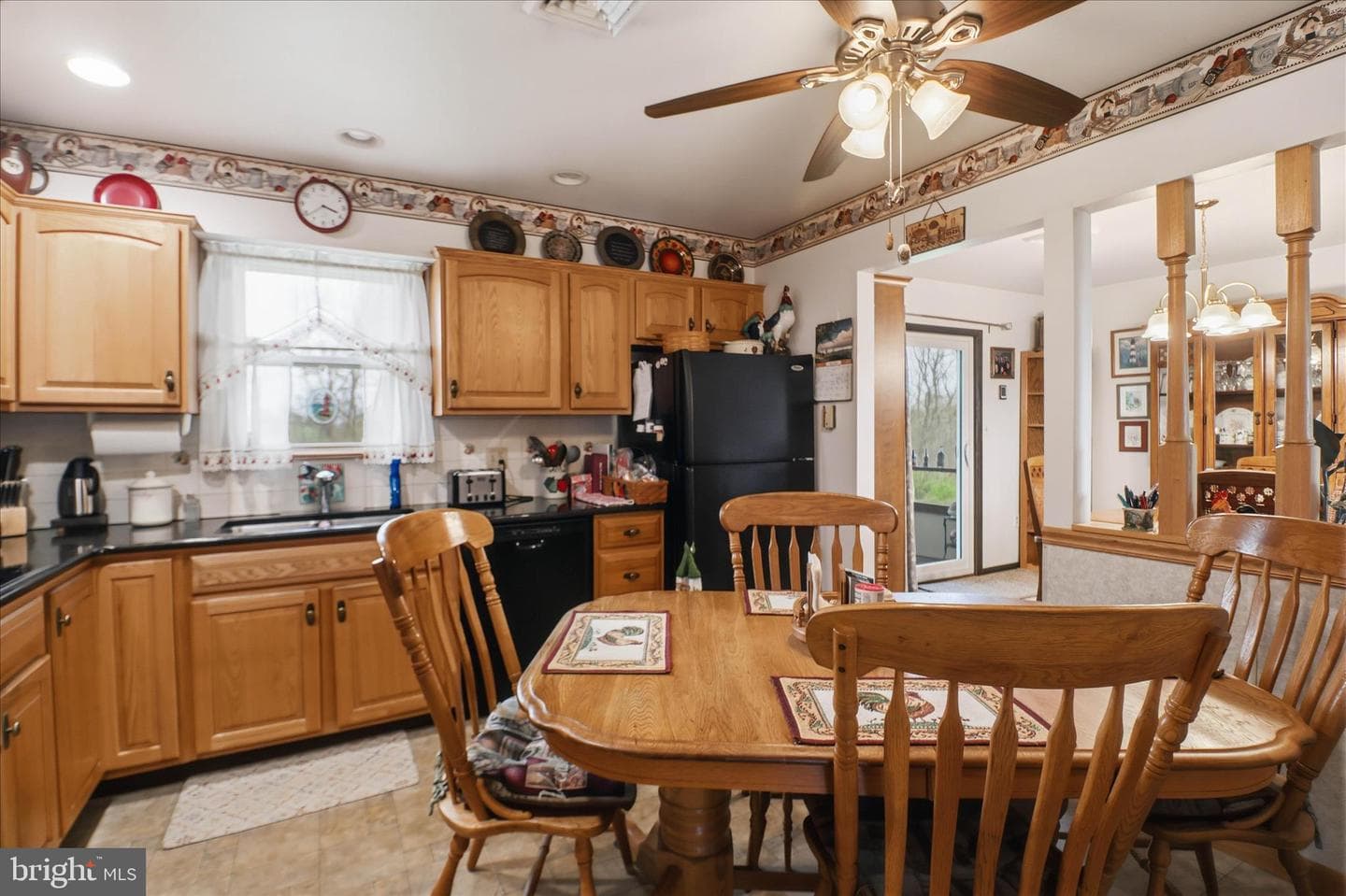 325 N Colebrook Road photo 17
