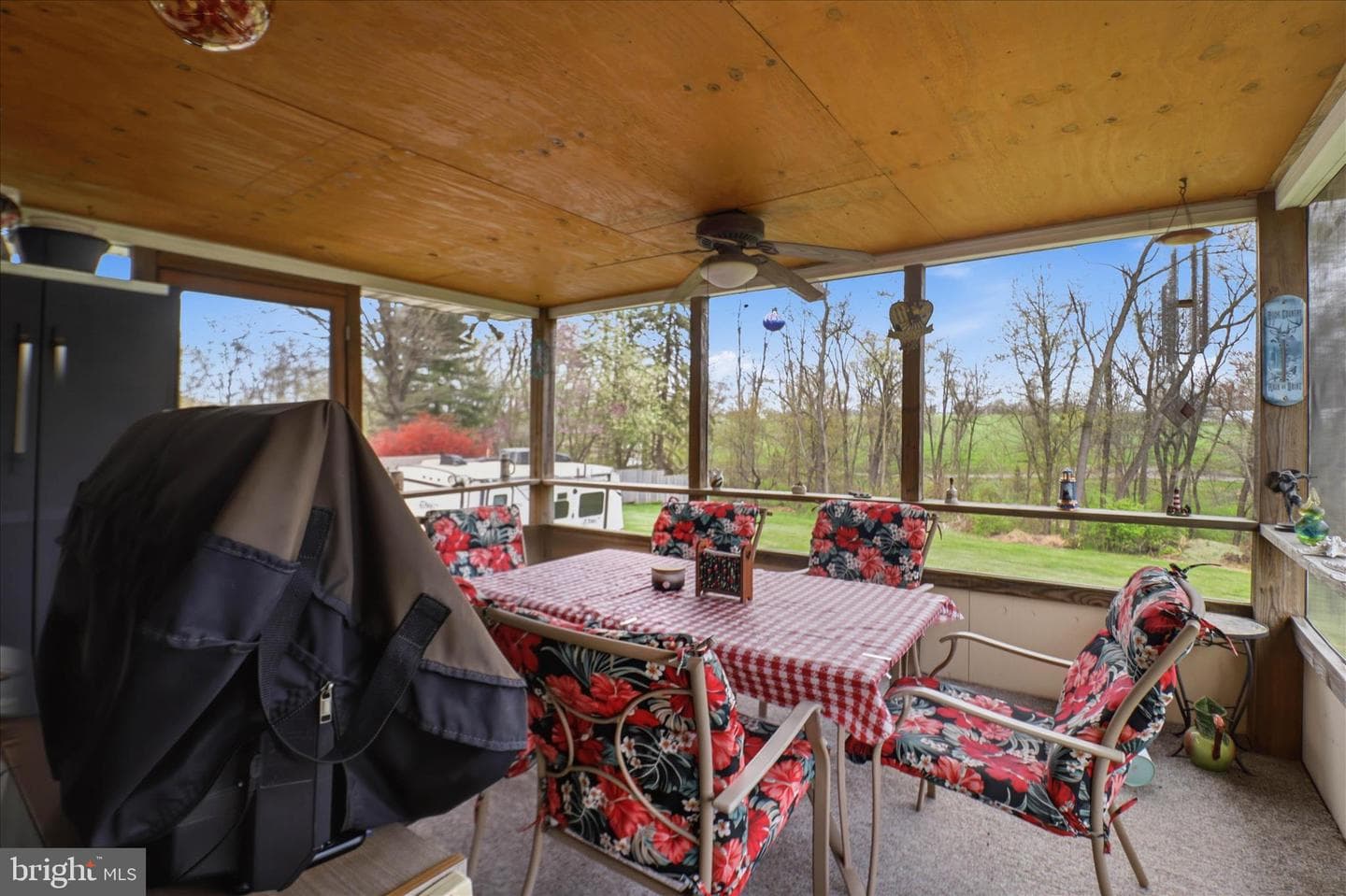 325 N Colebrook Road photo 46