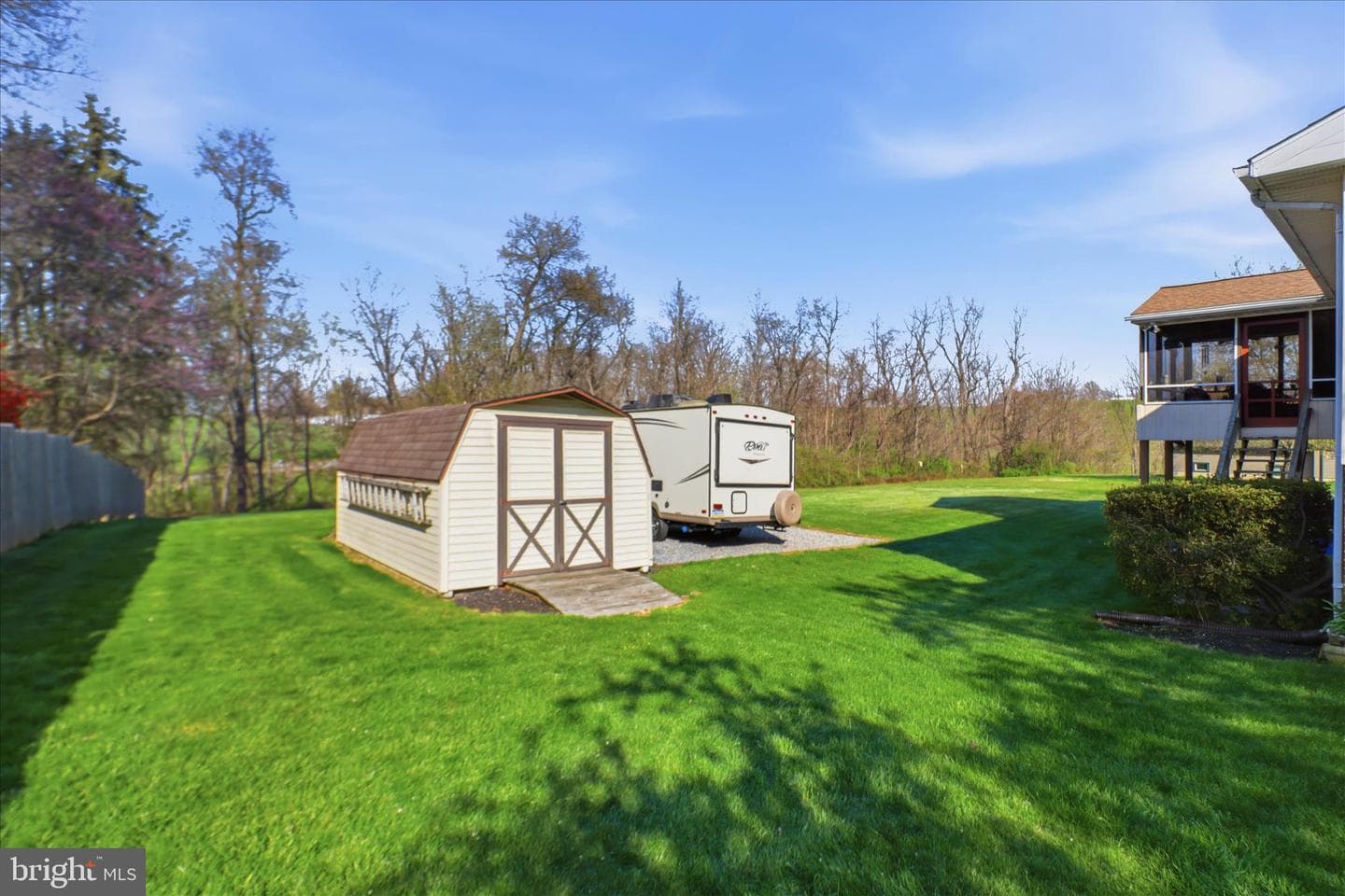 325 N Colebrook Road photo 54