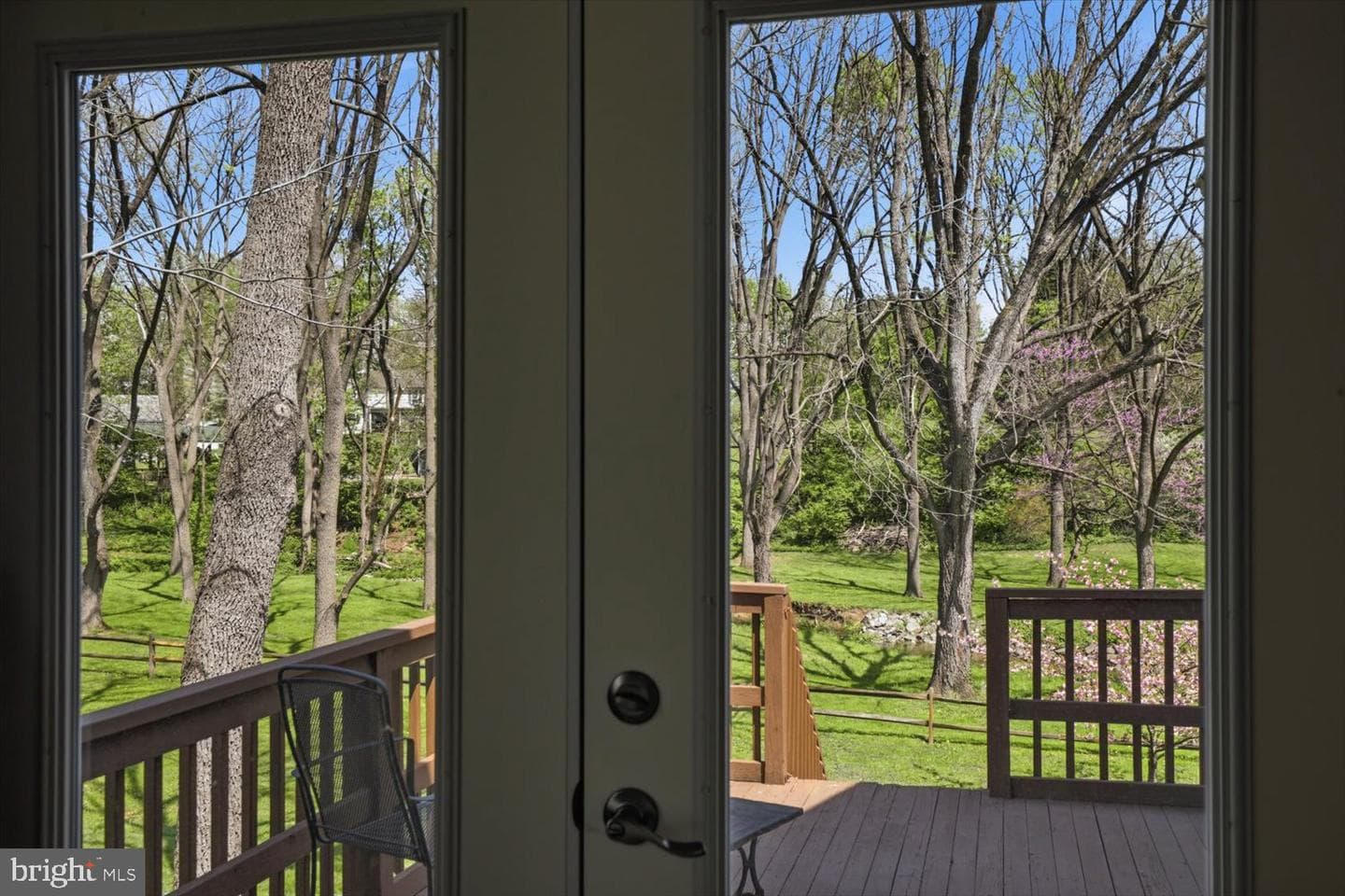 413 Glenbrook Court photo 15