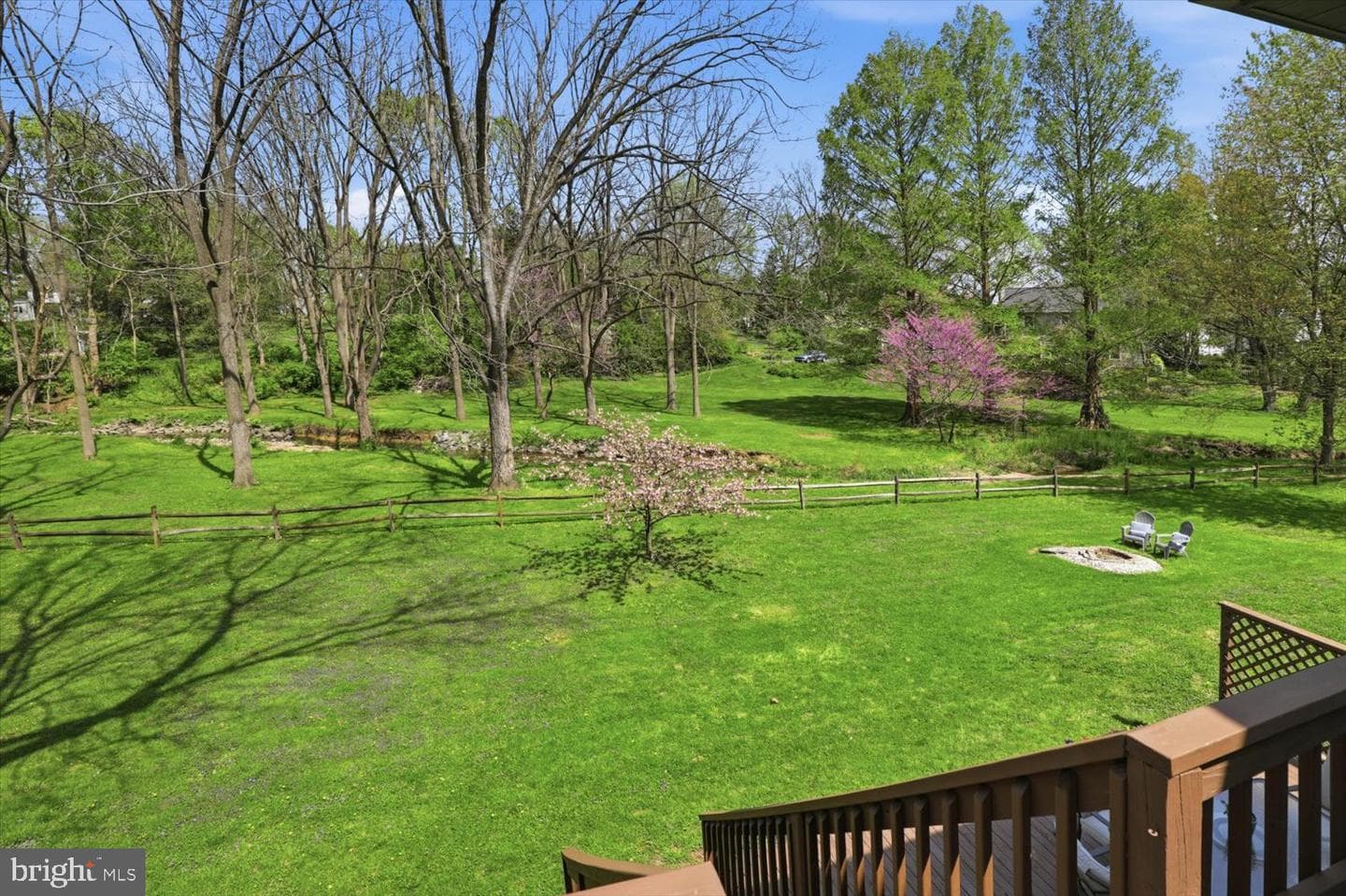 413 Glenbrook Court photo 17