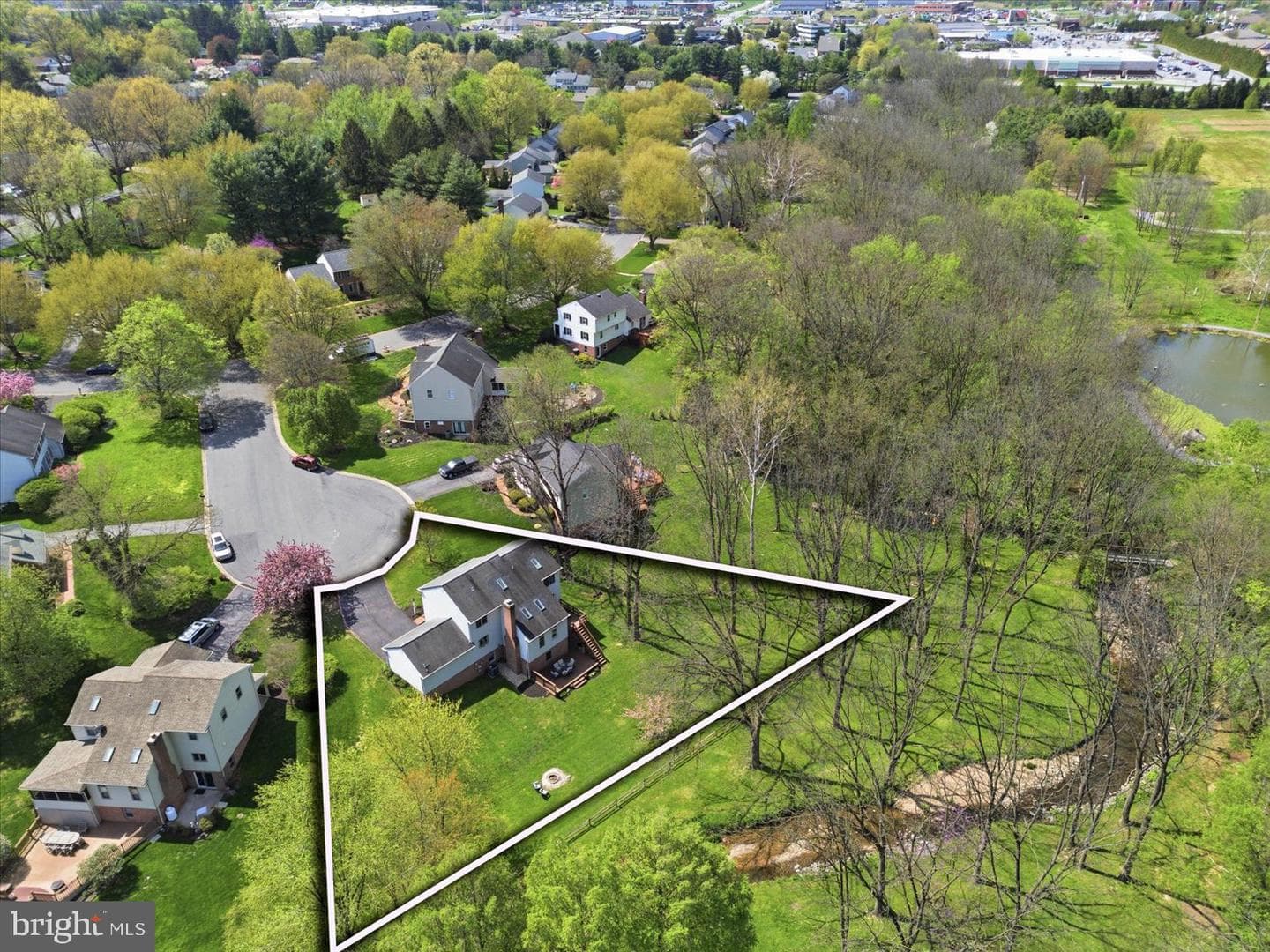 413 Glenbrook Court photo 34