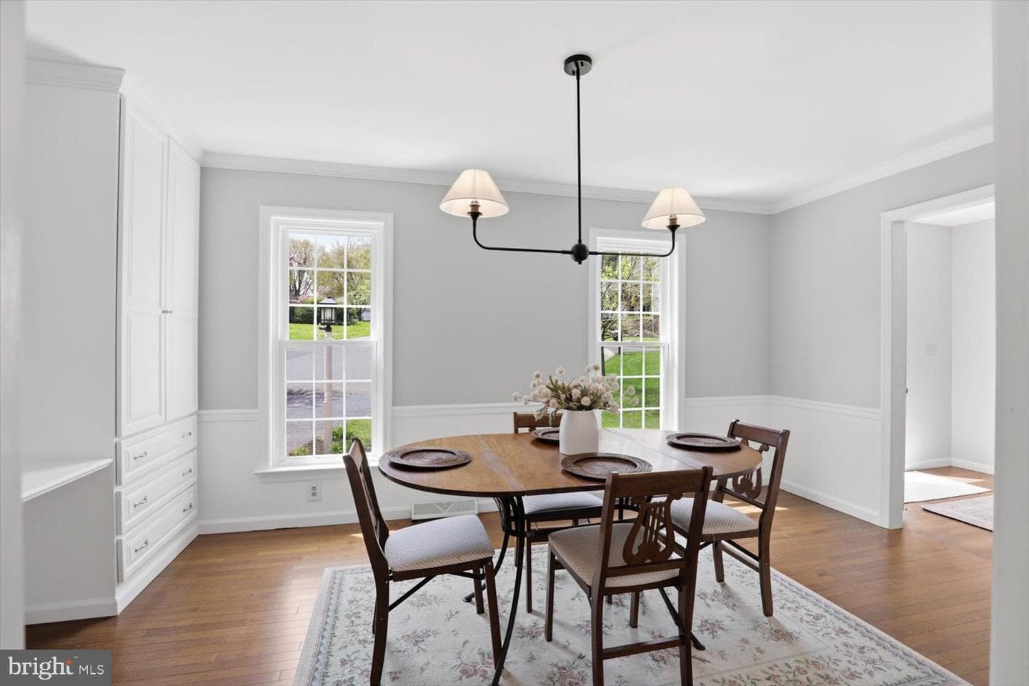 413 Glenbrook Court photo 8