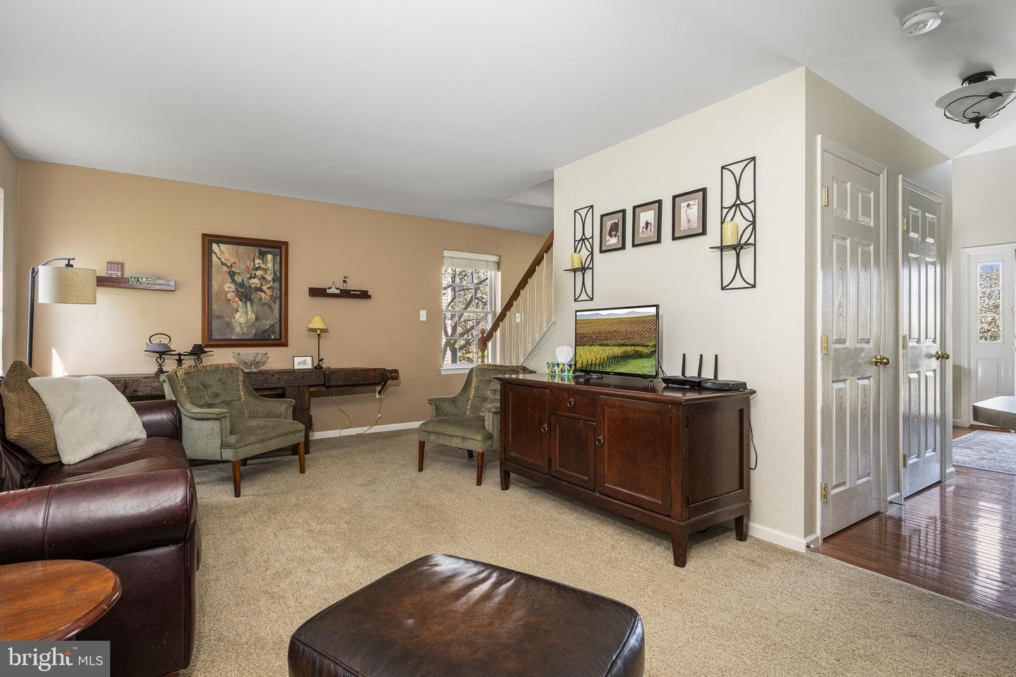 218 Cambridge Lane photo 10