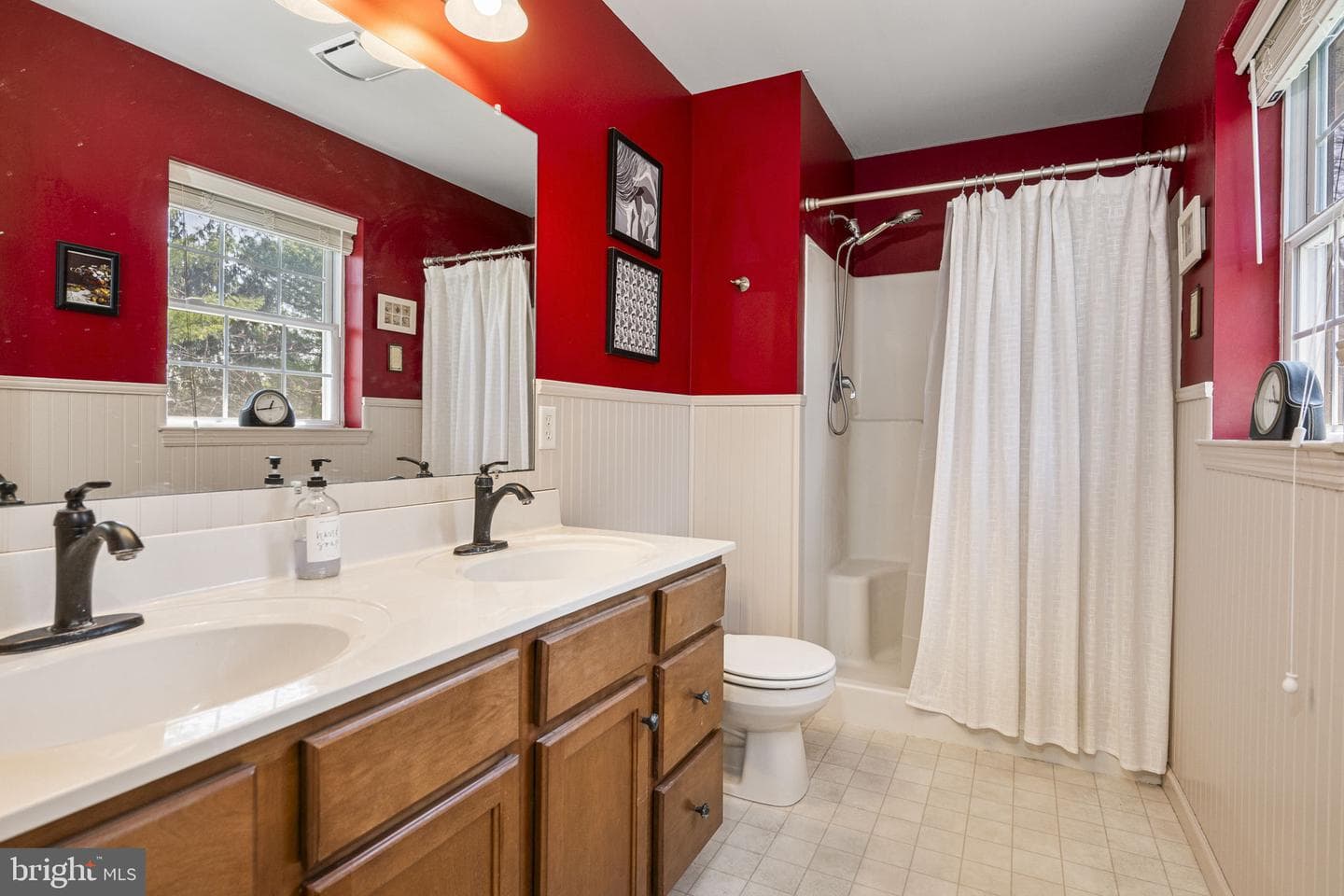 218 Cambridge Lane photo 14