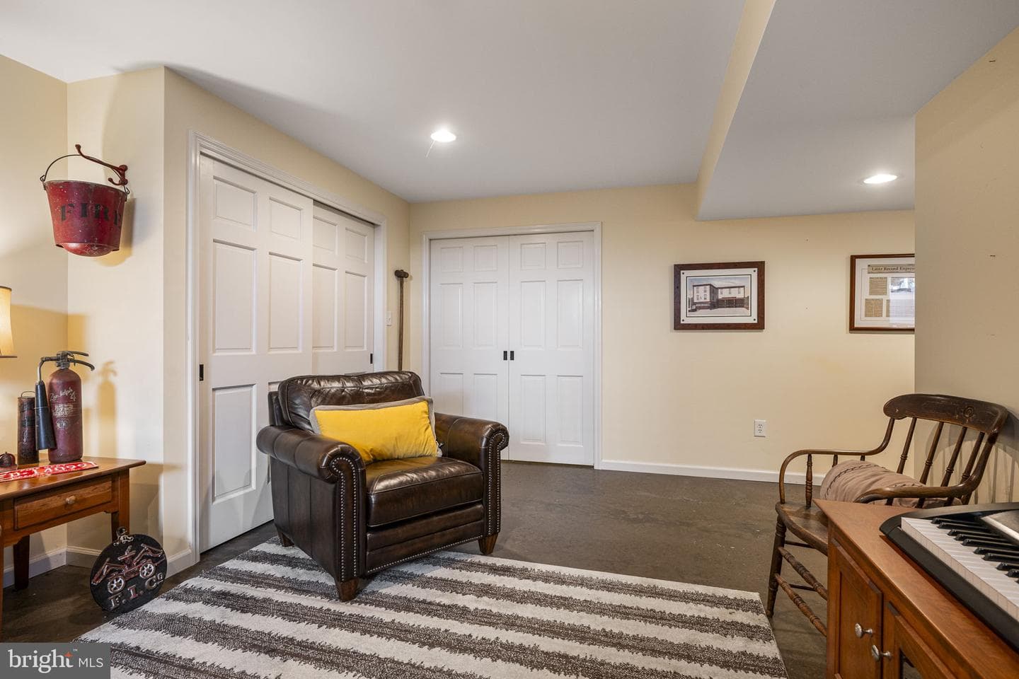 218 Cambridge Lane photo 23