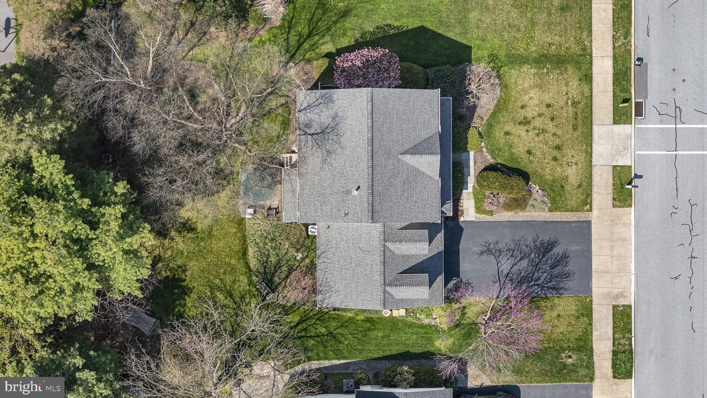 218 Cambridge Lane photo 30