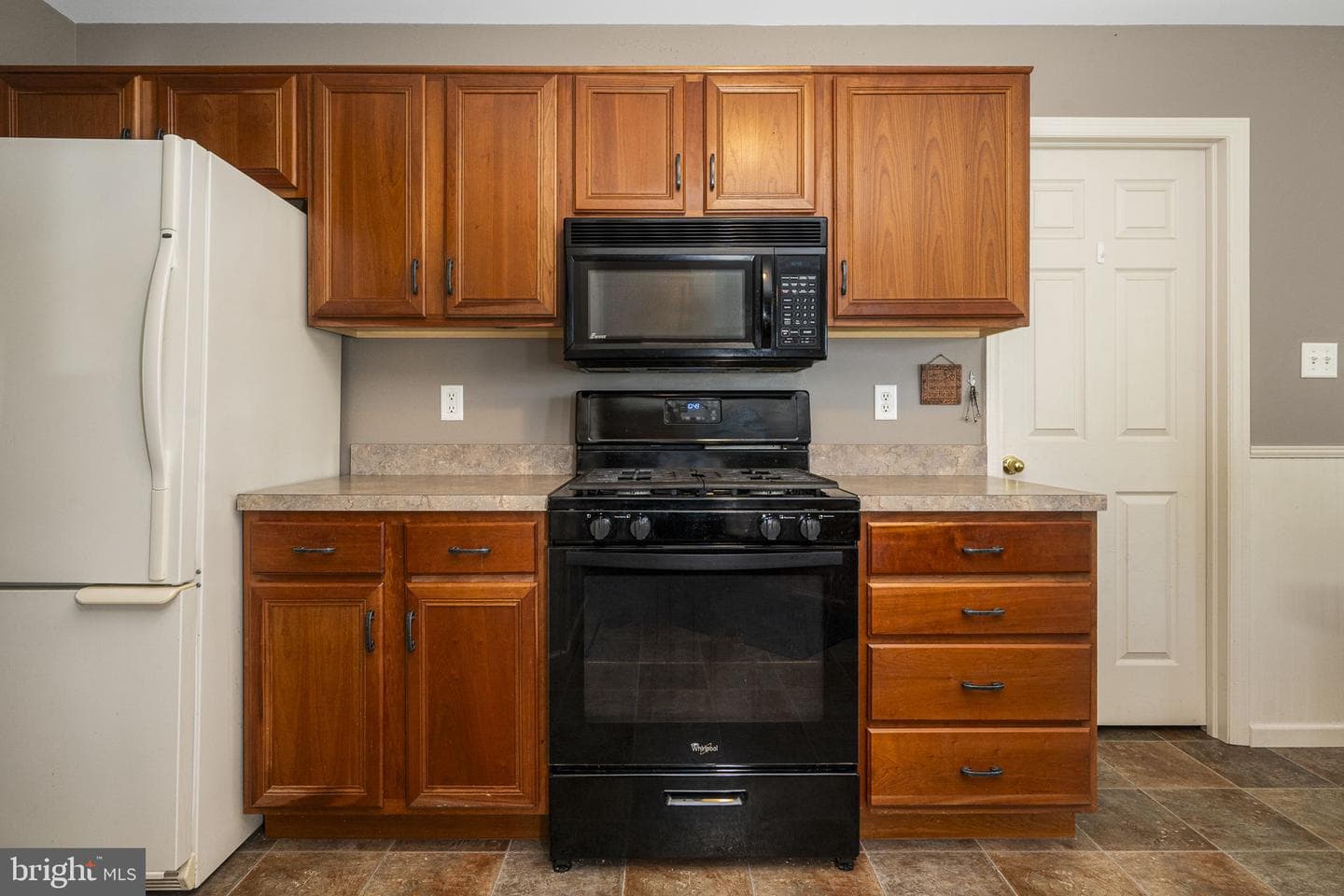 218 Cambridge Lane photo 8